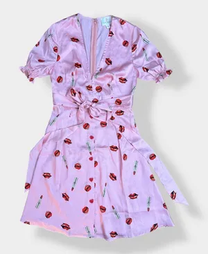 JB Julie Brown NWOT Pink Kisses and Lipstick‎ Satin Dress Size 2 thumbnail 1