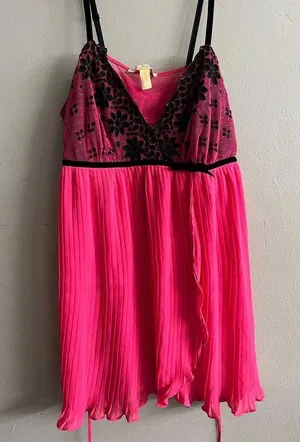 New Women’s Flora Nikrooz Hot Pink and Black Lace Chemise & Thong Lingerie Set thumbnail 1