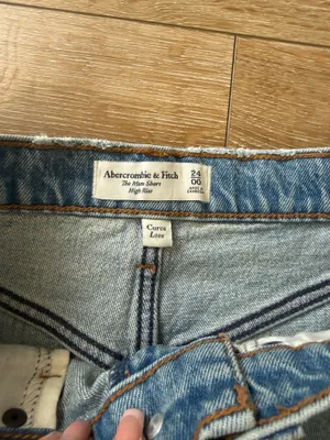 Abercrombie high rise mom short thumbnail 4