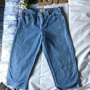 LL Bean Jean Classic Fit Capris (NOTE:READ FLAW) thumbnail 1
