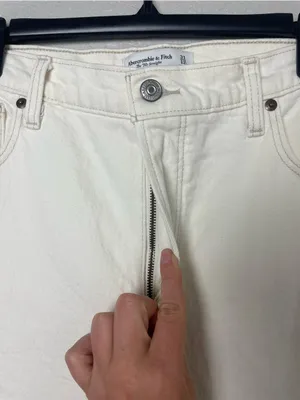 Abercrombie & Fitch 90’s Straight Ultra High Rise Off-White Jeans Size 31L thumbnail 6