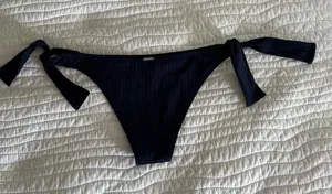 Abercrombie Bikini Bottoms thumbnail 2