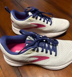 Brooks Revel Gray, Pink & Navy Women's Running Sneakers thumbnail 1