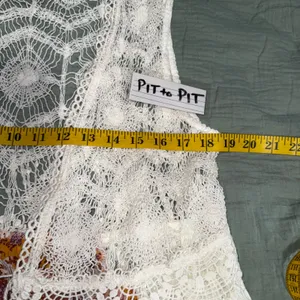 Miss Me Ditzy Floral Duster Vest XS White Lace Floral Fringe Boho‎ Crochet thumbnail 9
