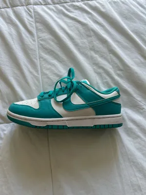 Women’s Nike Low Dunk Sneakers thumbnail 2