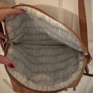 Elegant Tan Crossbody Bag thumbnail 6