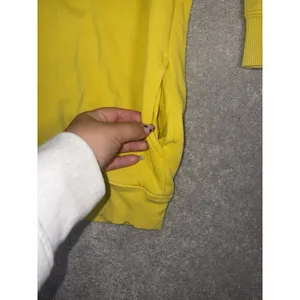 aerie oversized mock neck sweatshirt M bright yellow Pockets thumbnail 4