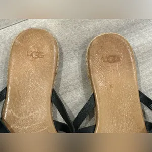 UGG Women's Black Leather Thong Sandals with Tan Footbed Size 7 thumbnail 4