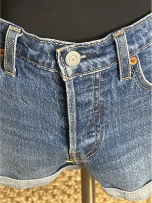 Levi's Wedgie Short medium wash cuffed denim jean short Size 27 coastal cowgirl thumbnail 2