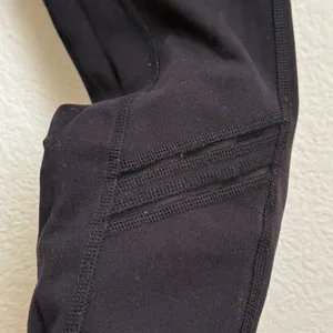 ALO Yoga Black Cropped Leggings Size S thumbnail 8