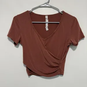 Lululemon Modal-Blend Yoga‎ Short Sleeve Shirt in Ancient Copper Size 2 thumbnail 3