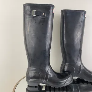 Hunter Original Tall Black Gloss Adjustable Knee High Rain Boots thumbnail 5