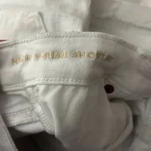American‎ Eagle Women White Hi-Rise Shortie Shorts Denim size 2 thumbnail 9