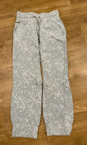 Lululemon Joggers thumbnail 1