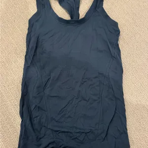 Athleta momentum tank thumbnail 2