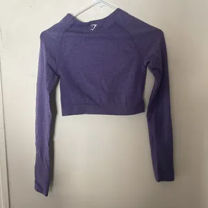 Gymshark Women’s Seamless Long Sleeve Crop Top Purple Size S Thumbholes Workout thumbnail 8