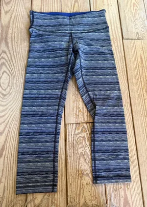 Lululemon Cropped Leggings size 6 thumbnail 1
