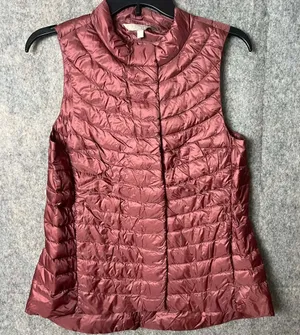 Athleta Woman Small Quilted Sleeveless Puffer‎ Vest Burgundy thumbnail 1