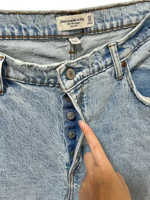 Abercrombie & Fitch 90s Baggy Low Rise Jeans 33/16 LONG Curve Love Light Wash thumbnail 4