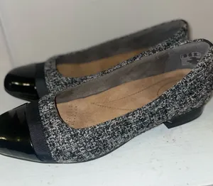 Clark’s Classic Black and Gray Tweed Ballet Flats thumbnail 1