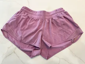 Lululemon 2.5" Hotty Hot Low Rise thumbnail 1