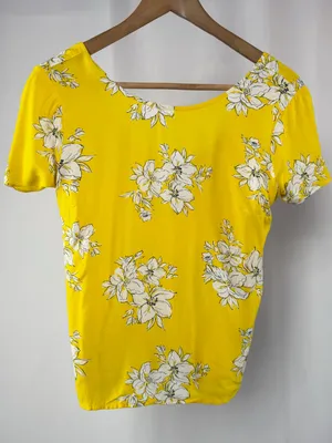 Abercrombie‎ & Fitch Yellow Floral Short-Sleeve Top Button Accent Size XS thumbnail 3