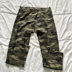 Womens Size Large Leggings‎ Pants Green Camo Activewear Yoga Training Outdoor thumbnail 1