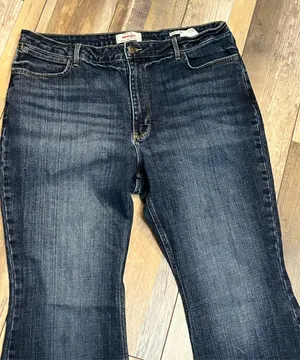 Wrangler Flare High-Rise Jeans Women’s thumbnail 3