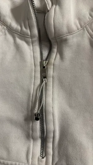 Lululemon Scuba thumbnail 3