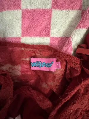 Edikted Red Top Lace thumbnail 2