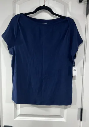 Old Navy T shirt, Brand new thumbnail 1