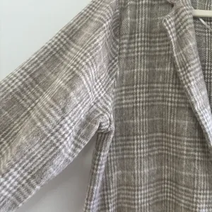 Tan coat thumbnail 3