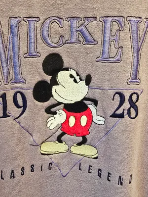 {L} Vintage Disney Mickey Mouse & Co Classic Legend Lavender Sweatshirt thumbnail 3