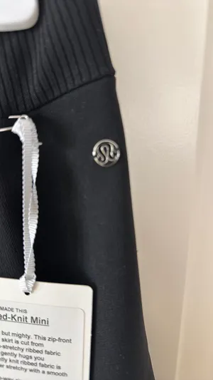 Lululemon thumbnail 3