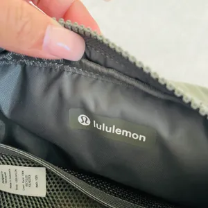 Lululemon Everywhere Belt Bag Grey Sage thumbnail 7