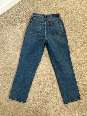 Curve Love Ultra High Rise 90s Straight Jean (8 short) thumbnail 4