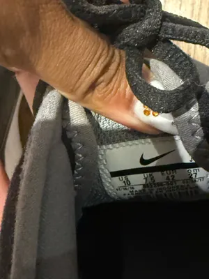 Women’s Nike Lightweight Black Sneakers thumbnail 7