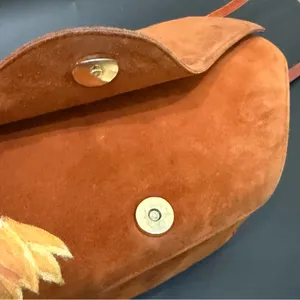 Vintage CHARLES JOURDAN Brown Suede Leather Hand-painted Sunflower Crossbody Bag thumbnail 9