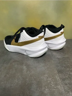Nike Team Hustle D 10 GS Black Metallic Gold White Women's Sneakers Size 7-7.5 thumbnail 8