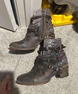 Freebird by Steven Booties thumbnail 1
