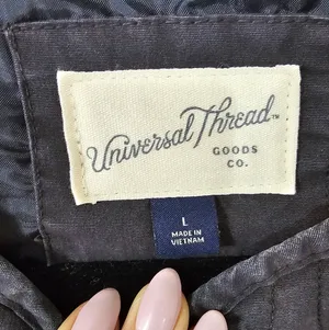Universal Threads Women’s Black jacket.  Large  Adjustable waist. thumbnail 3