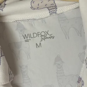 WILDFOX Pajamas Set Llamas Boxy Long Sleeve top shirt pants button down cropped thumbnail 4