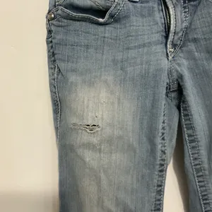 Ariat REAL Denim Womens Size 26S Light Wash Distressed Skinny‎ Jeans thumbnail 2
