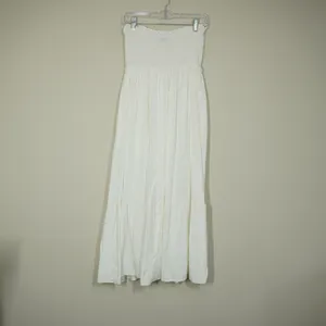 Petal + Pup Size Medium White Smocked Strapless Maxi Dress Tiered Ruffle Beach thumbnail 7