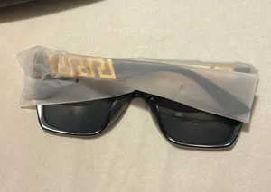 Versace Sunglasses thumbnail 4