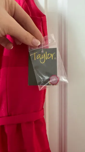Fuscia Dress Red Size 4 thumbnail 2