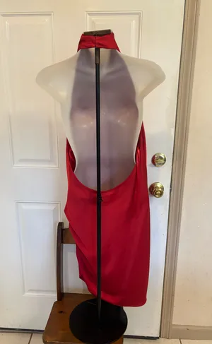 Size 8 Gianni Bini red halter dress thumbnail 4