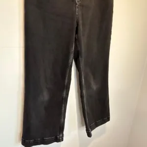 Anthropologie Pilcro Faded Black Wide Leg Jeans - size 31 thumbnail 4