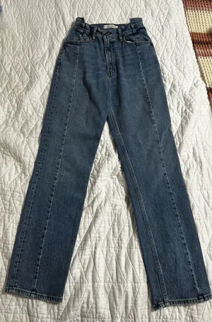 Abercrombie Jeans 90s Ultra High-Rise Straight thumbnail 1