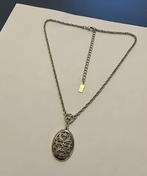 Signed 1928 (Brand) Silver Tone Costume Necklace thumbnail 1